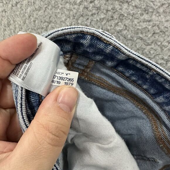 American Eagle Jeans Women 2 Blue Light Wash Straight Leg Distressed Boho Grunge - Picture 5 of 7